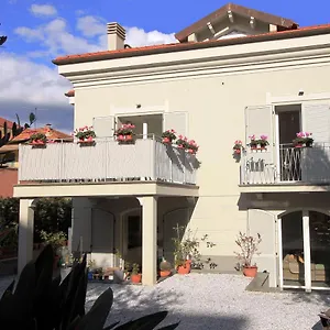 Gasthuis Jung, Bordighera